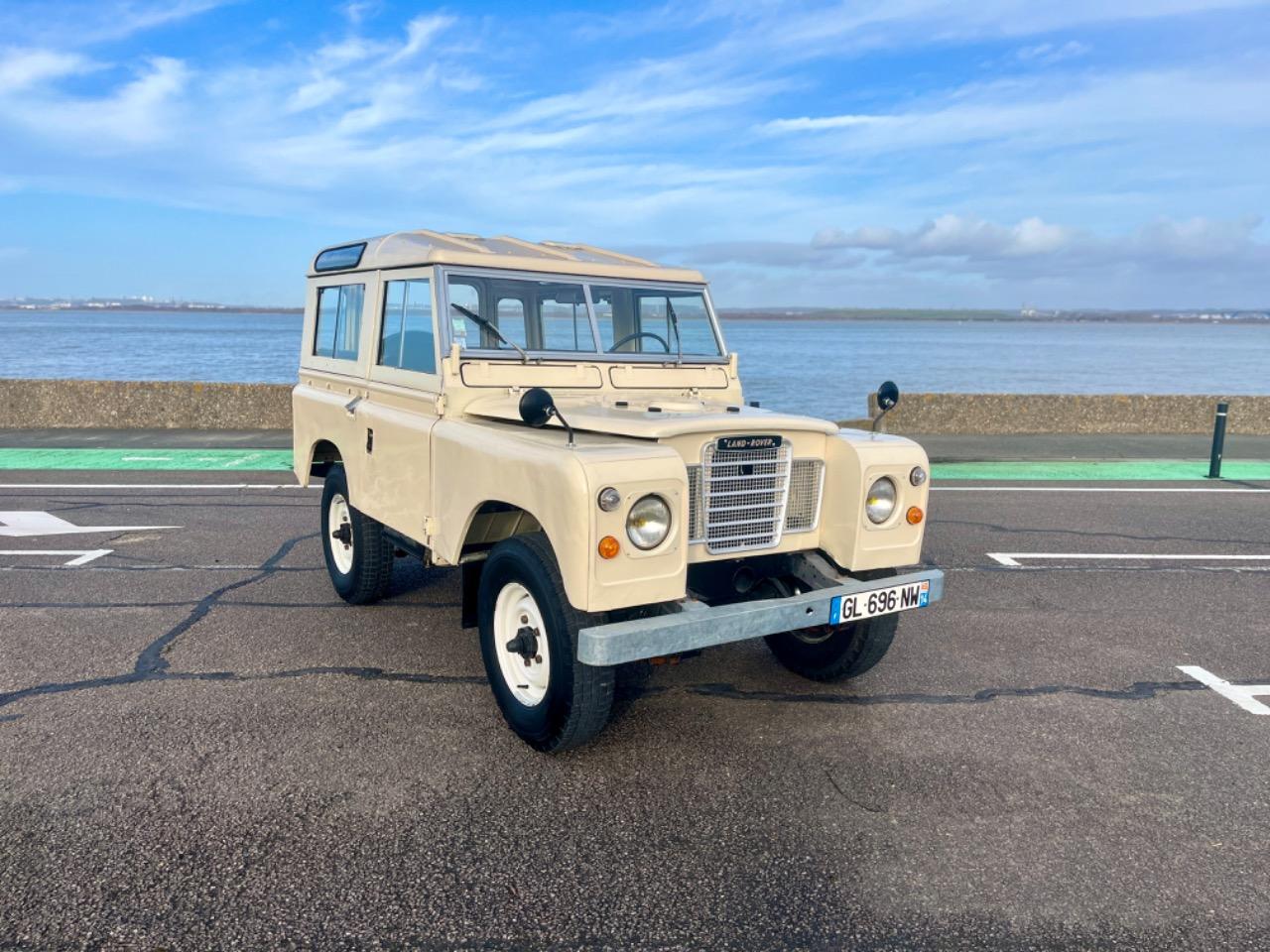LAND ROVER 88 - 1972 LesAnciennes.com