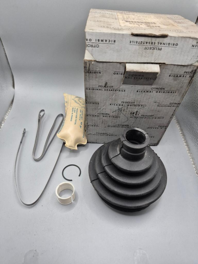 Soufflet de Cardan coté Roue Peugeot 305 LesAnciennes.com