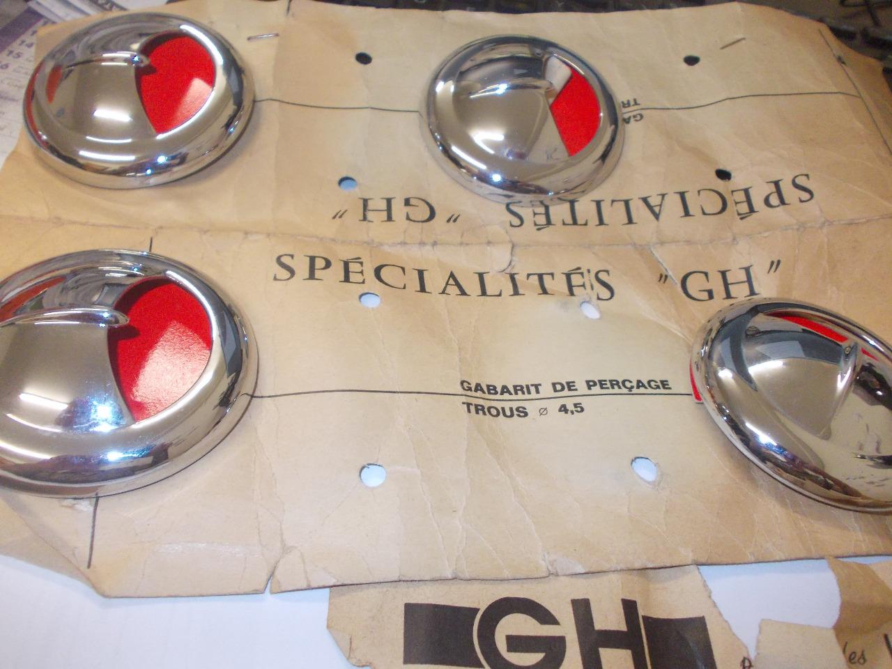 Ouïes SIMCA Aronde LesAnciennes.com