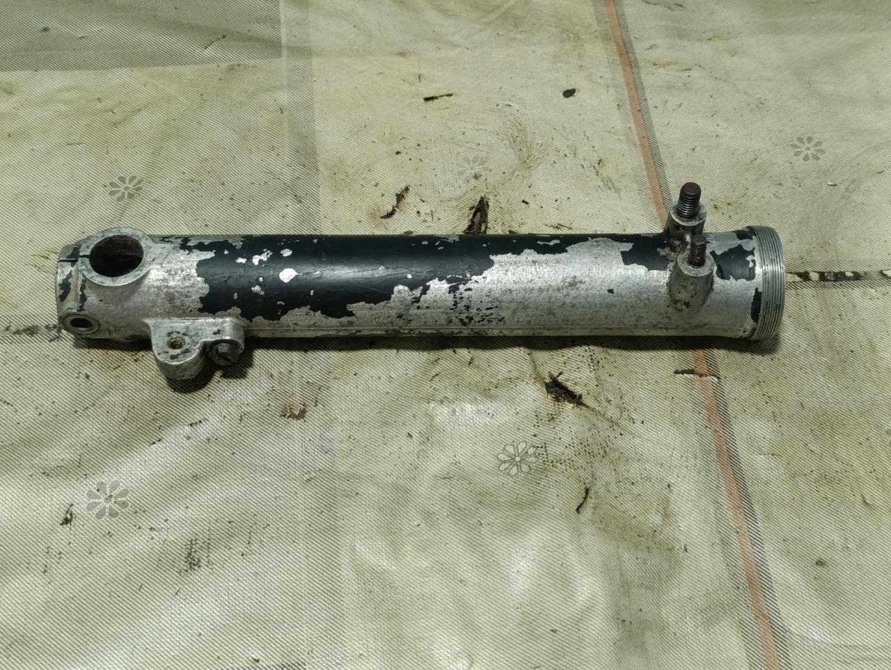 Fourreau fourche droit Ducati 125, 160, 175, 200 LesAnciennes.com