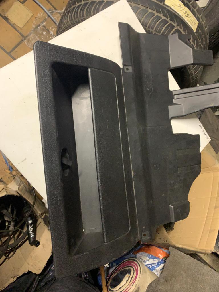 Boite à gents SEAT IBIZA II 6K1 857921B LesAnciennes.com