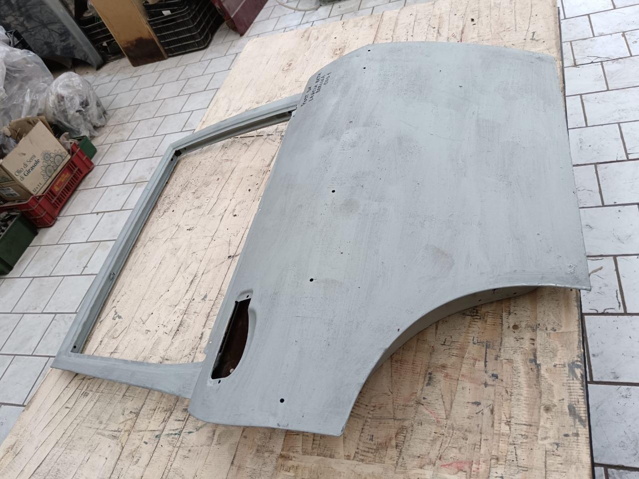 Porte arrière droite Lancia Beta Berlina LesAnciennes.com