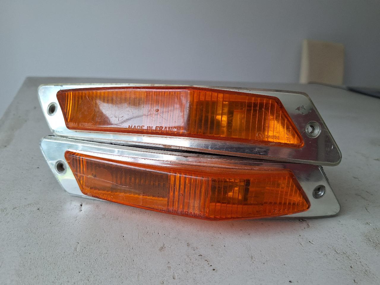 Clignotant avant gauche Citroën DS LesAnciennes.com