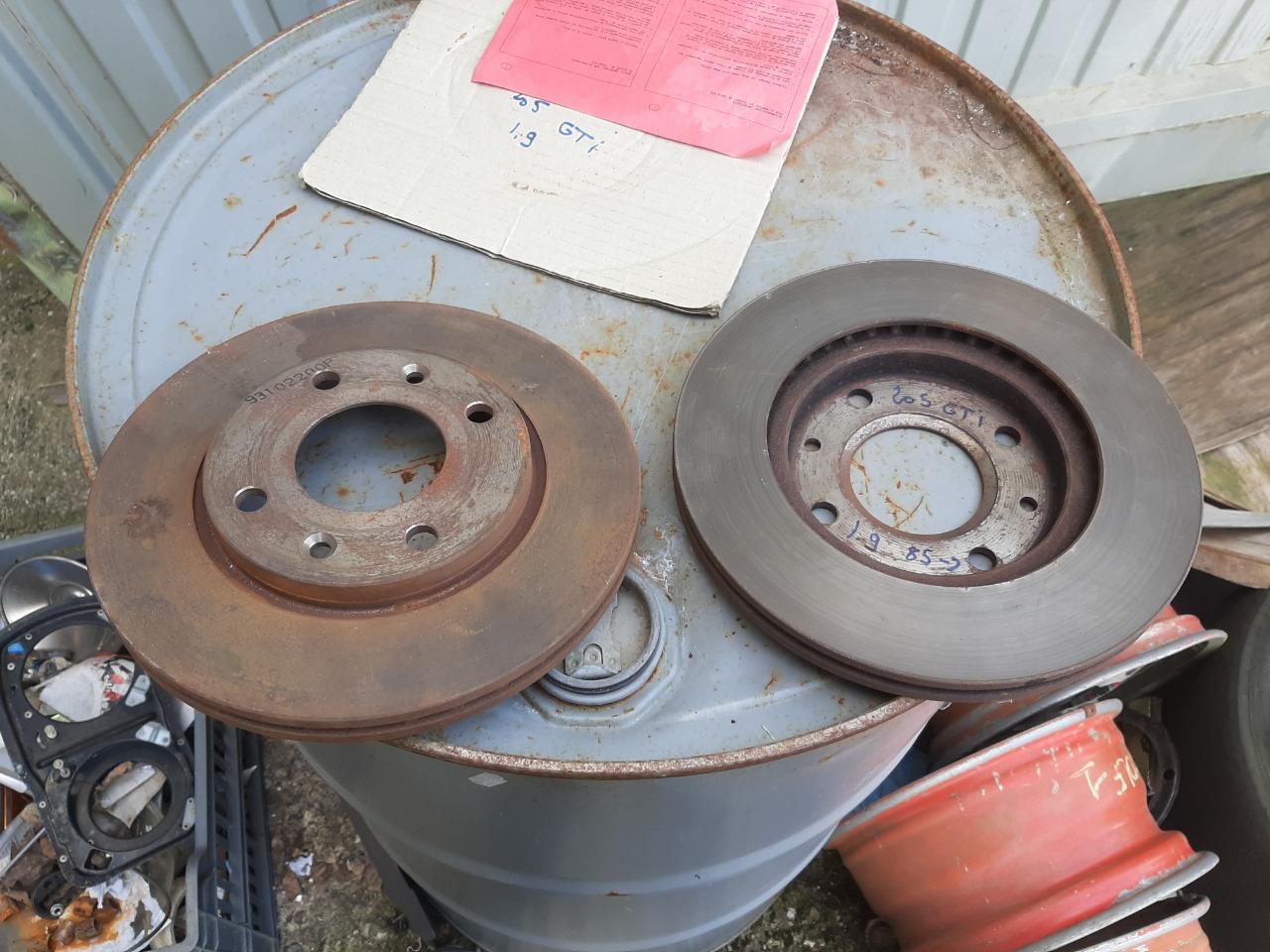 Disques de frein PEUGEOT 205 Gti LesAnciennes.com