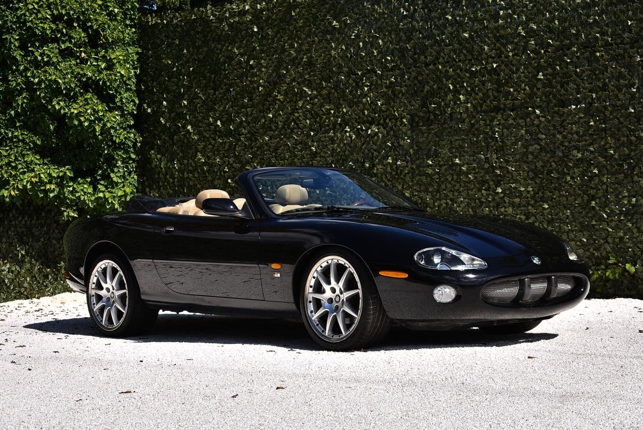 2003 Jaguar XKR 4.2L V8 Convertible X100 LesAnciennes.com