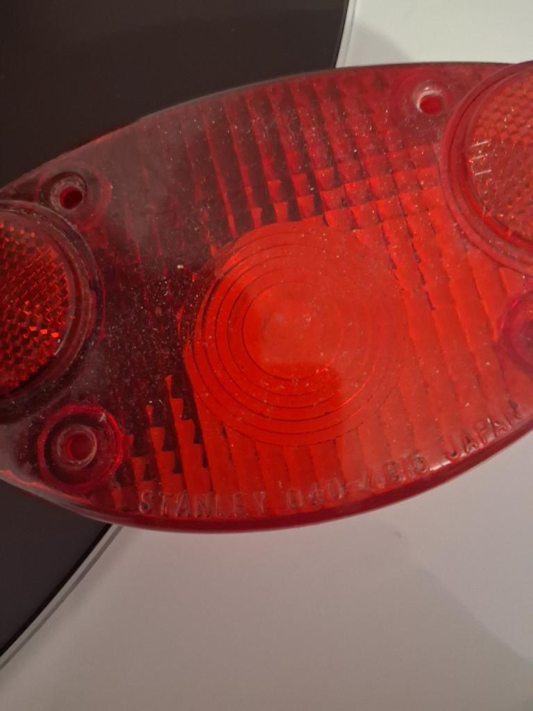 KAWASAKI 750 H2 feu arrière LesAnciennes.com