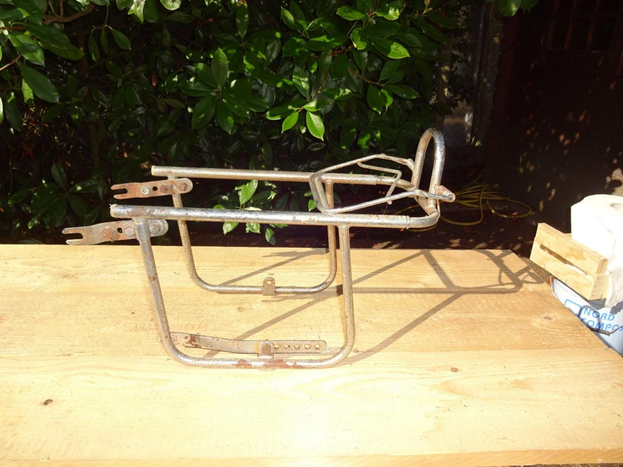 Porte bagages pour cyclomoteur ancien LesAnciennes.com