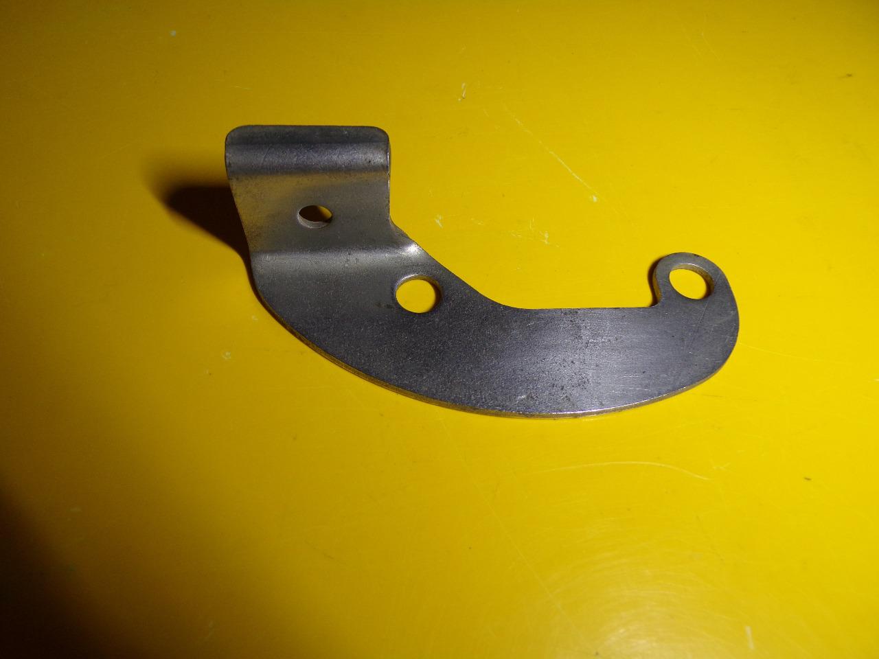 Support d'échappement PEUGEOT 504 LesAnciennes.com