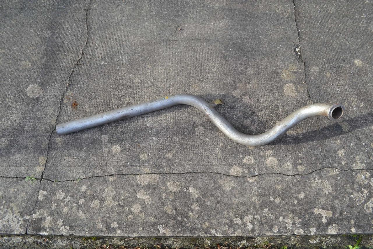 Tuyau AV PEUGEOT 504 break diesel, neuf LesAnciennes.com