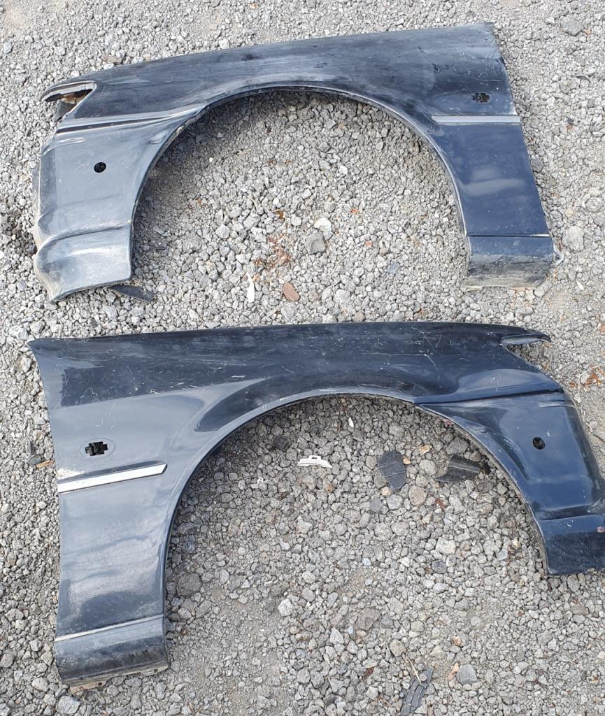 Ailes avant FORD Fiesta Mk3 1989-1995 LesAnciennes.com