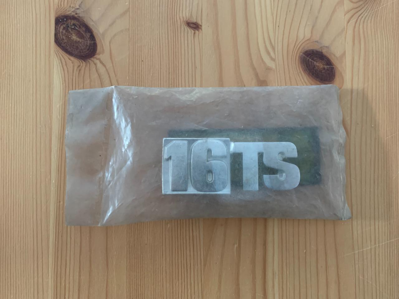 Logo RENAULT 16 TS 1ère série LesAnciennes.com