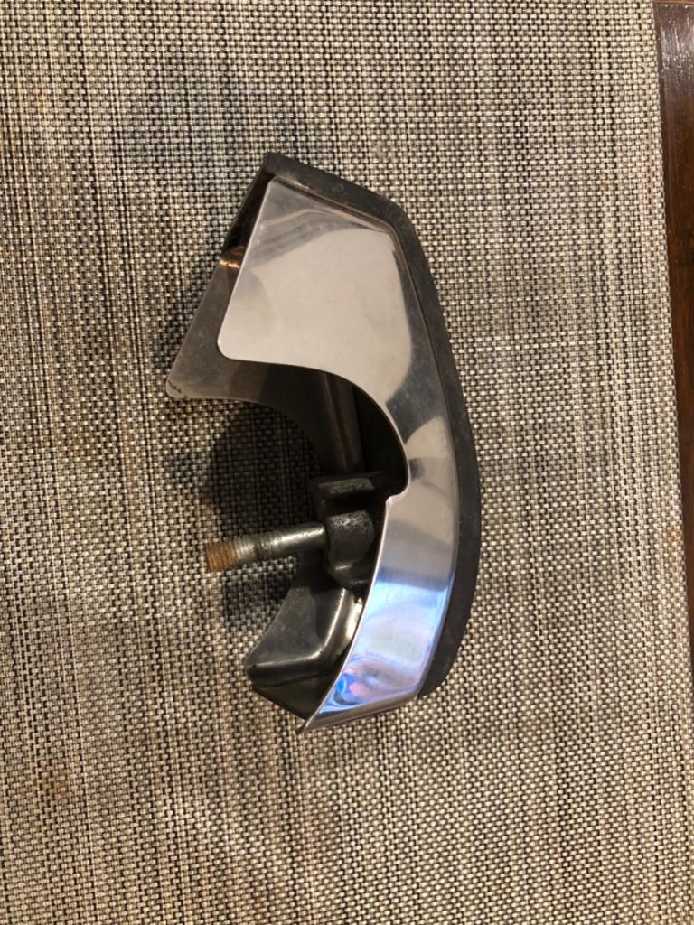 Butoir pare choc PEUGEOT 404 LesAnciennes.com