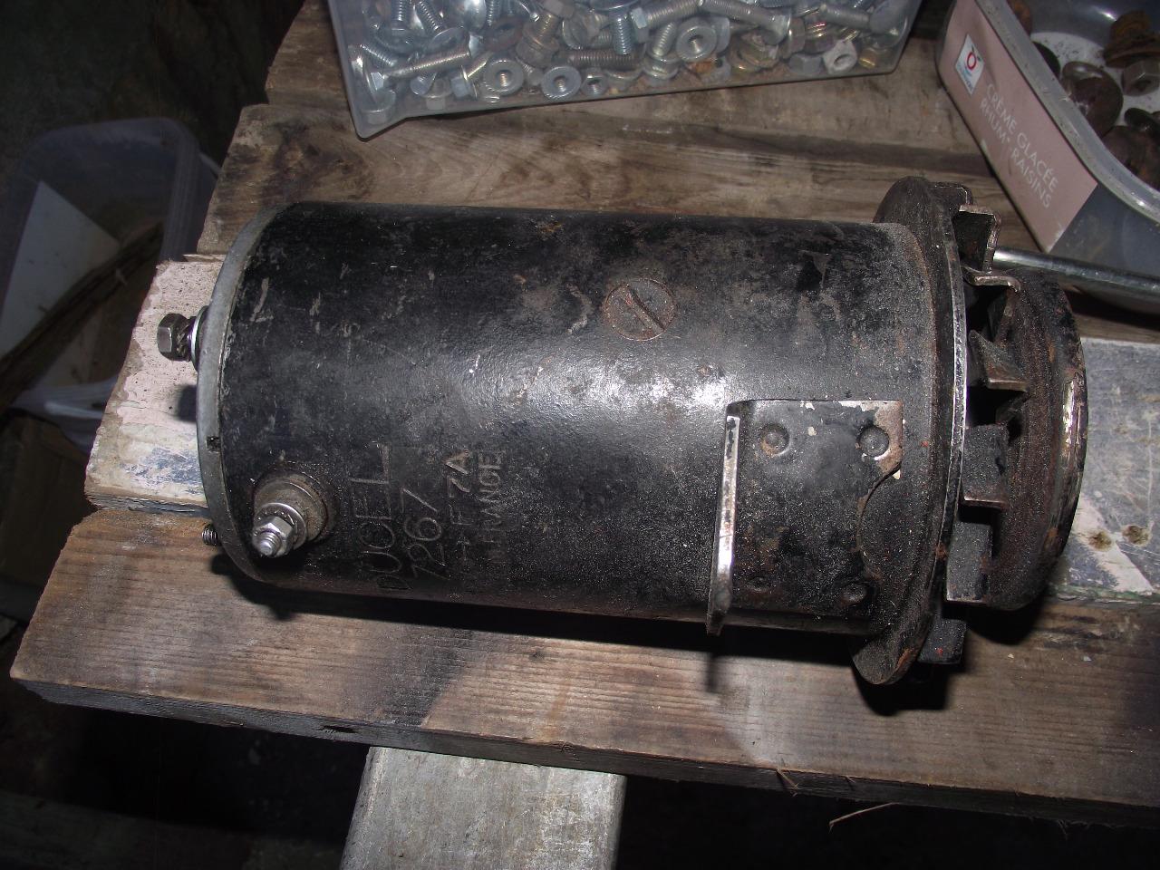 Dynamo CITROEN DS dynamo 12vl LesAnciennes.com