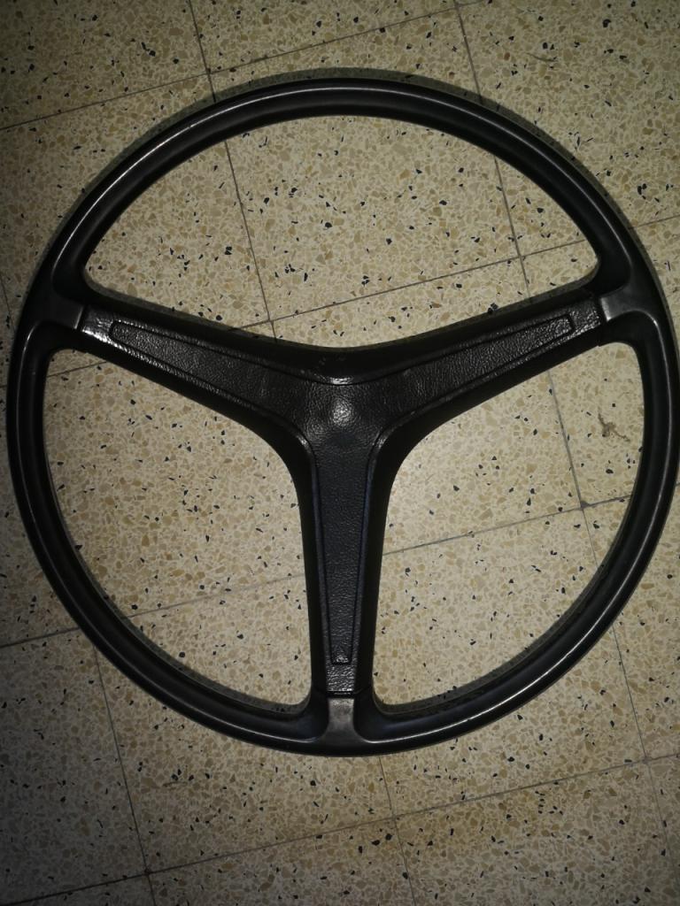 Volant SIMCA 1100 LesAnciennes.com