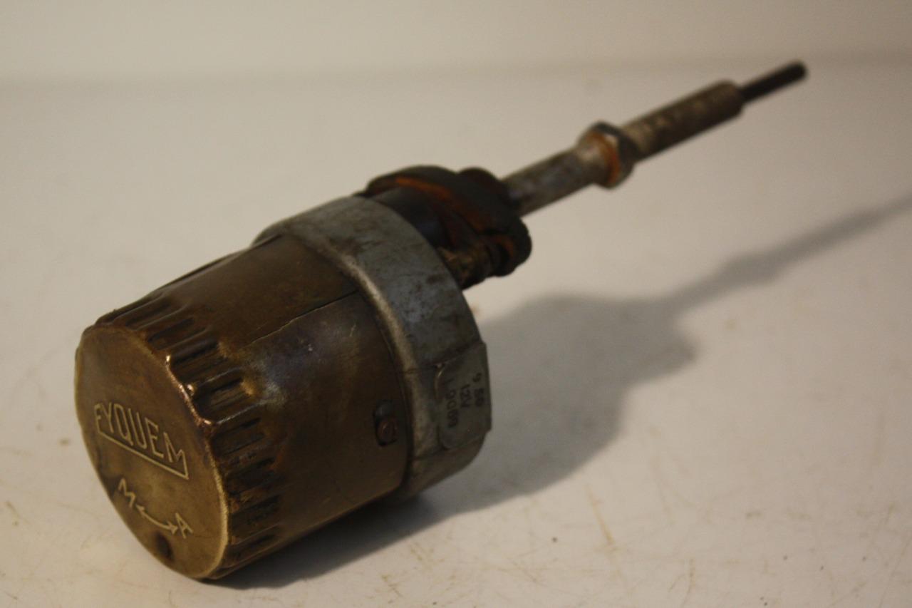 Moteur d’essuie glace EYQUEM 12 Volts 12V Tige 135 LesAnciennes.com