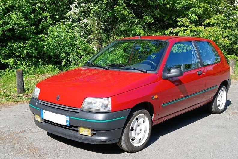 RENAULT Clio 1.4 S - 1993 LesAnciennes.com