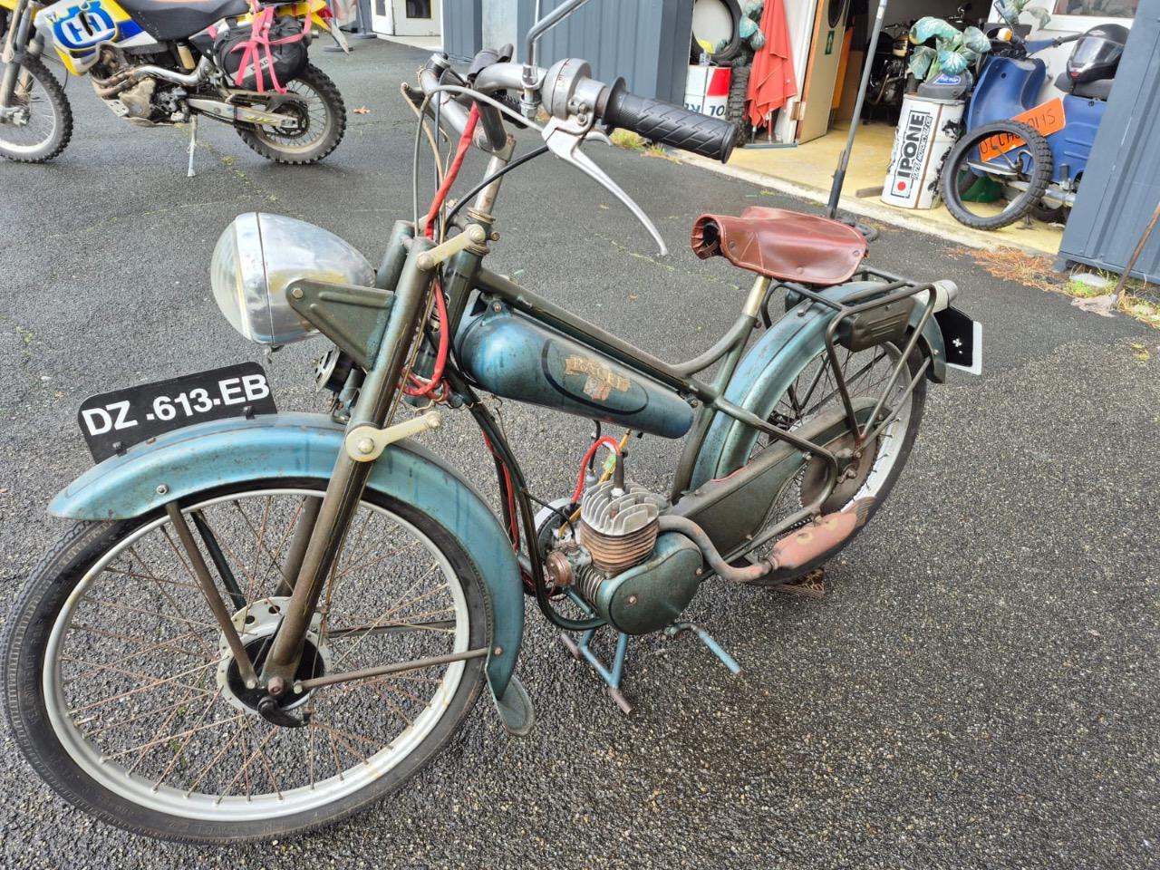 LAVALETTE 70 RACER - 1953 LesAnciennes.com