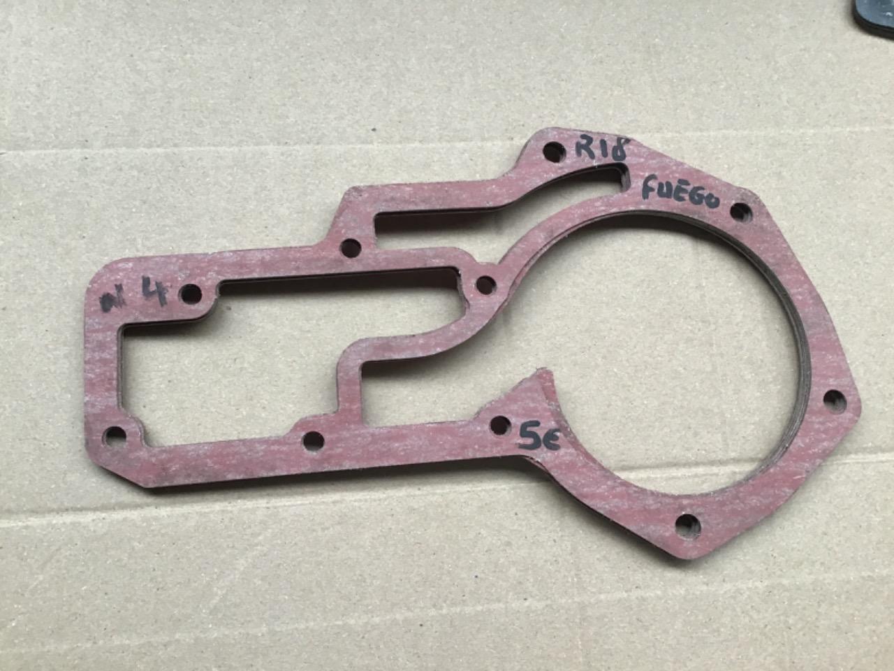 JOINTS POMPE À EAU RENAULT FUEGO R18 LesAnciennes.com