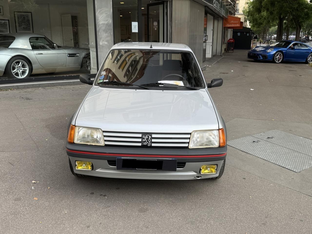 PEUGEOT 205 GTI 1600 48700 - 1987 LesAnciennes.com