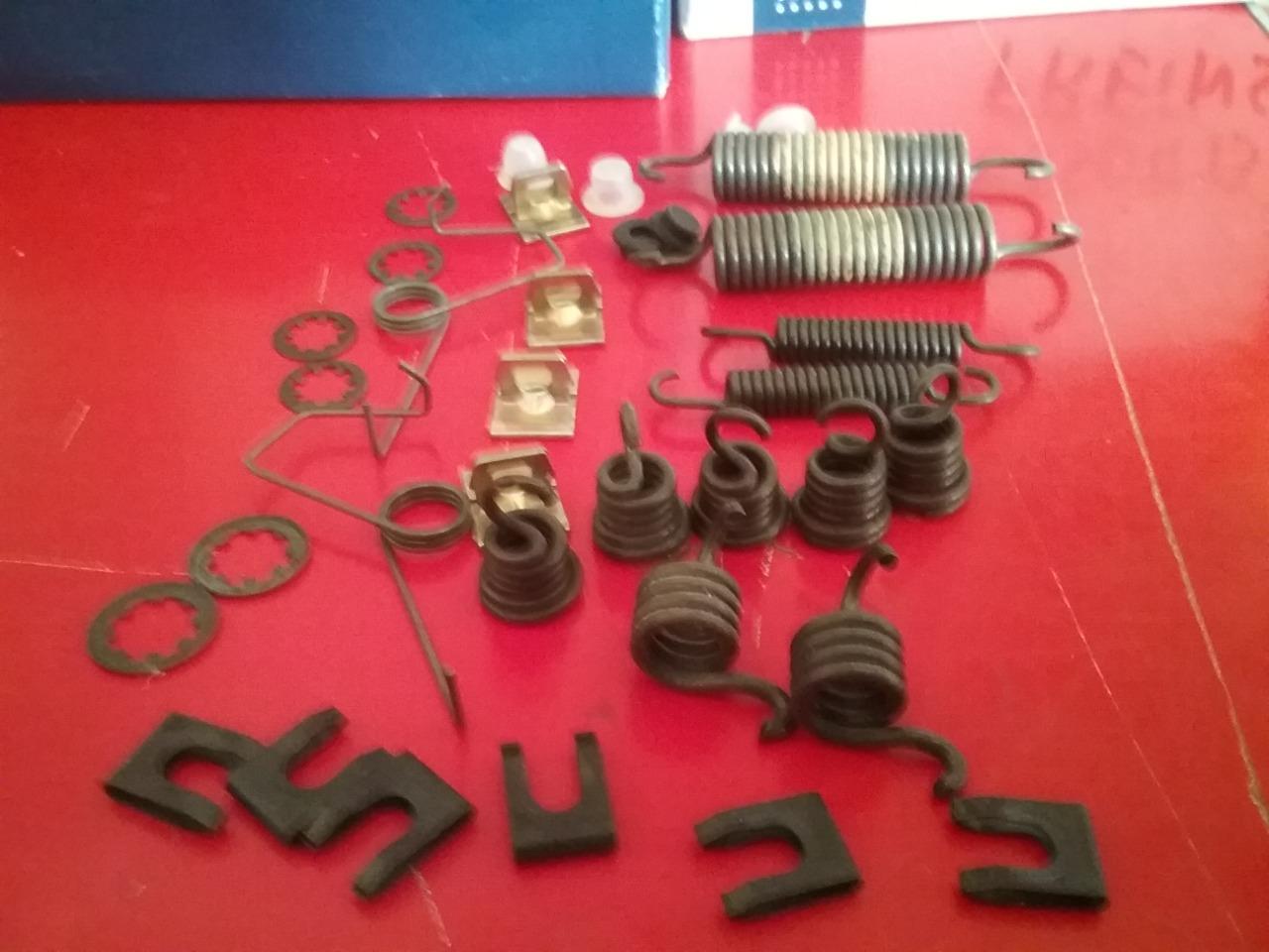 RENAULT Trafic kit ressorts frein AR LesAnciennes.com