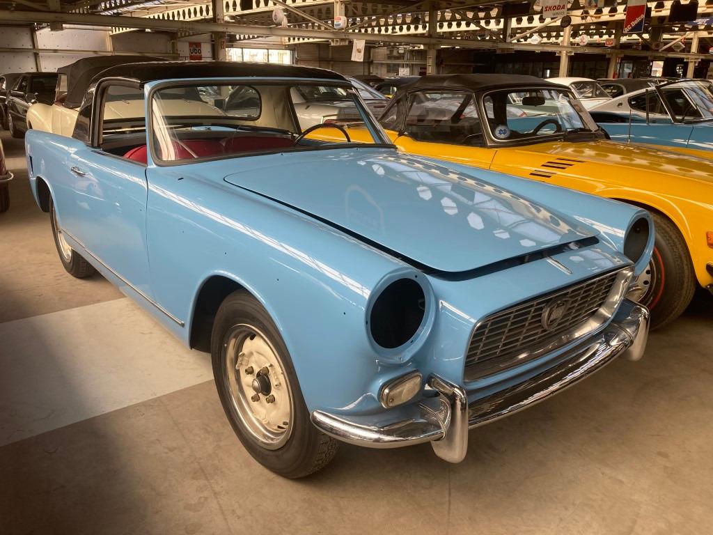 LANCIA Appia cabrio - 1957 LesAnciennes.com