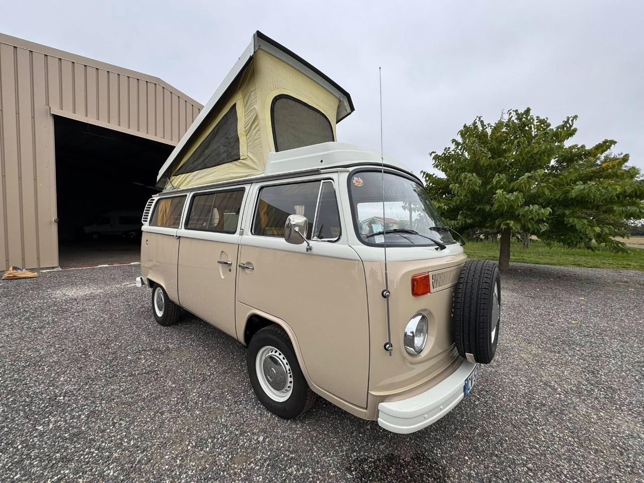 VOLKSWAGEN Combi 23-517 T2b Westfalia - 1977 LesAnciennes.com
