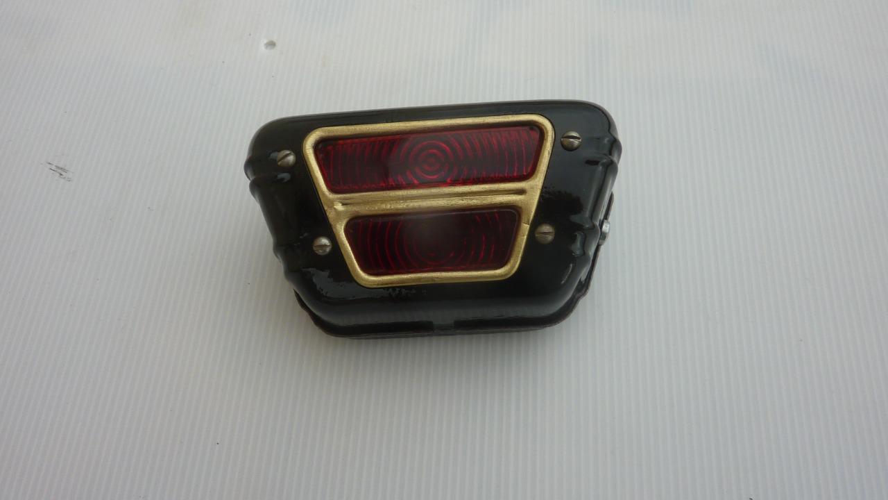 Feu de male simca 8 1200 ou SIMCA 6 LesAnciennes.com