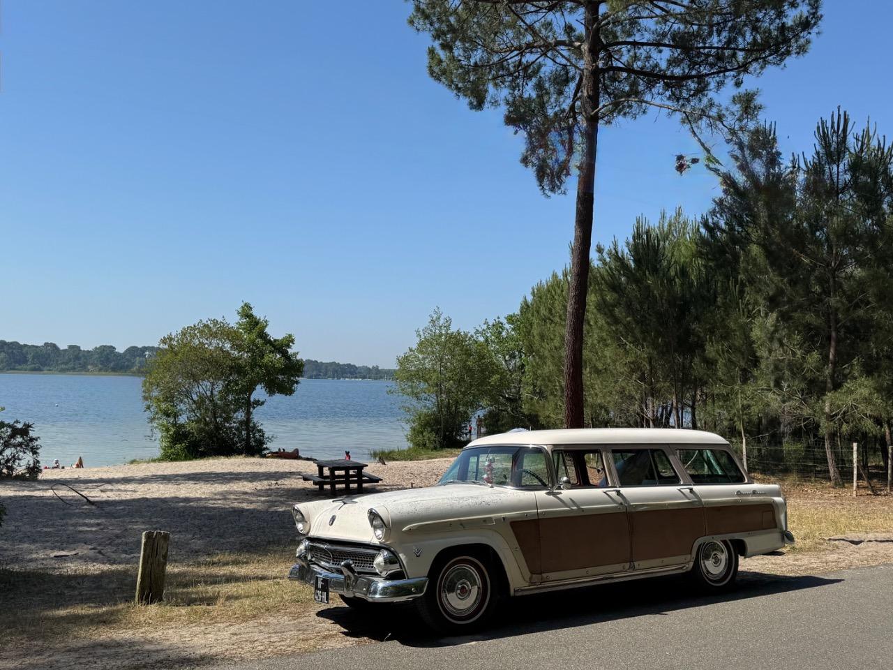 FORD Country squire - 1955 LesAnciennes.com