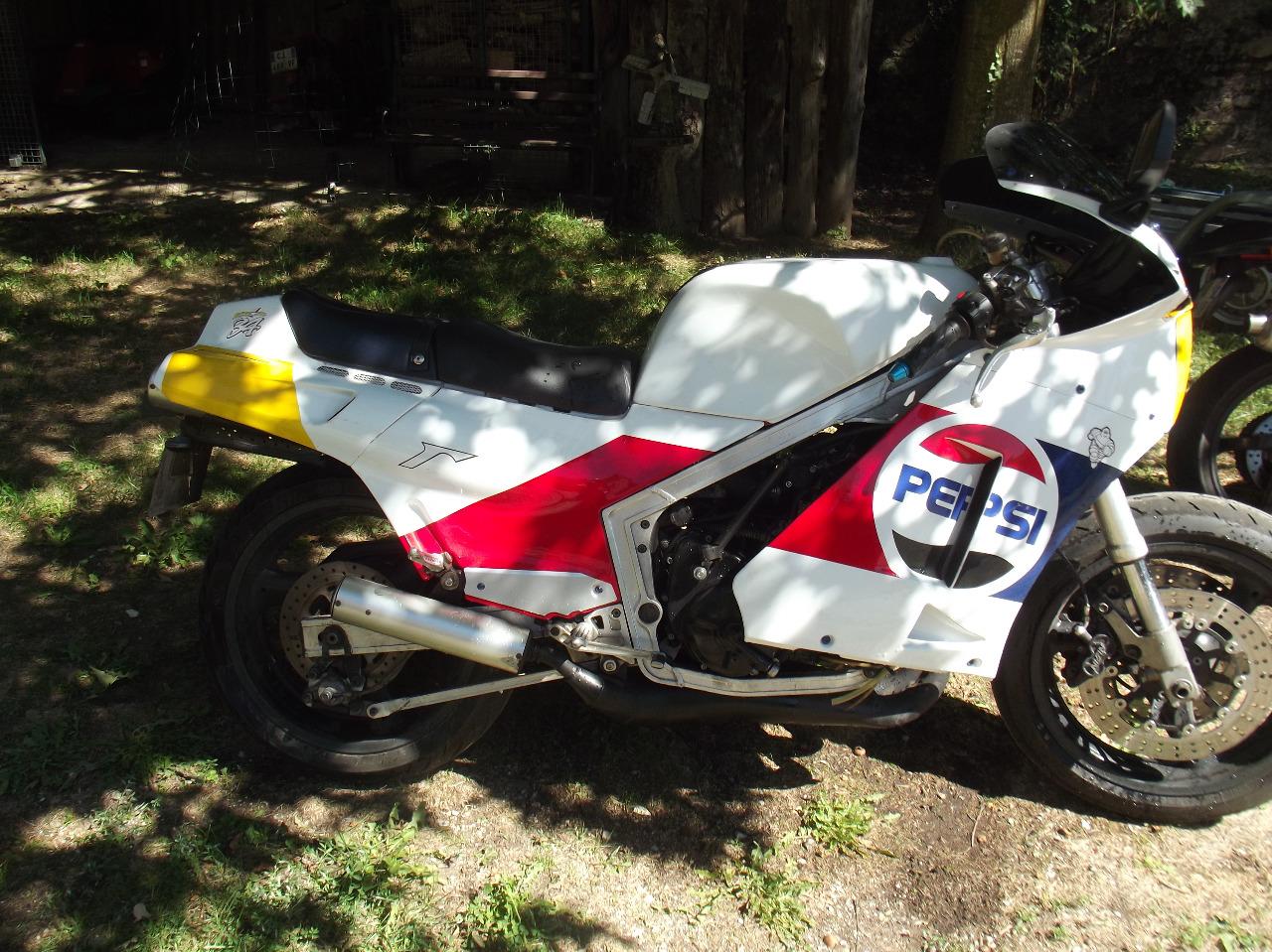SUZUKI RG 500 - 1985 LesAnciennes.com