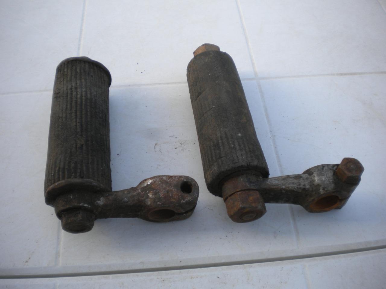 Pièces UN JEU DE reposes pieds moto ancienne LesAnciennes.com