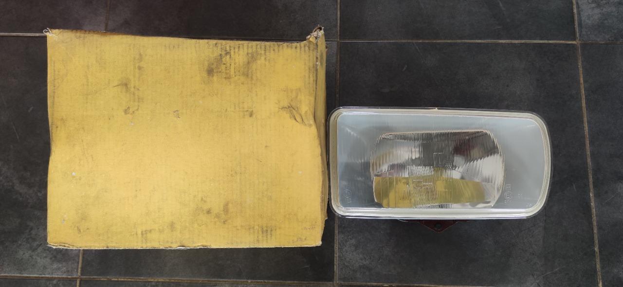 Phare kangourou gauche RENAULT 15 (R15) série 2 LesAnciennes.com