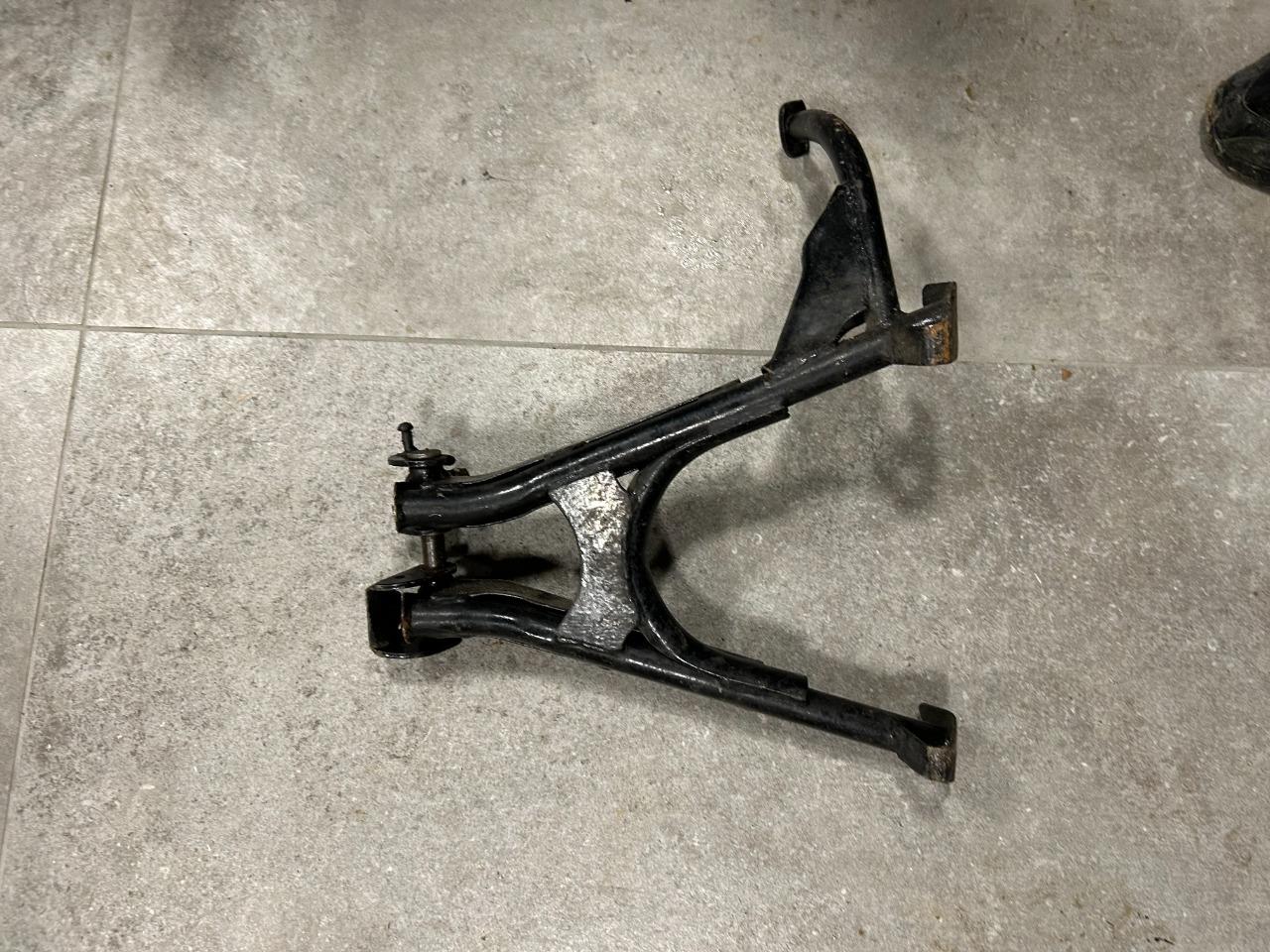 Béquille YAMAHA RD 350 RDLC 31 K LesAnciennes.com