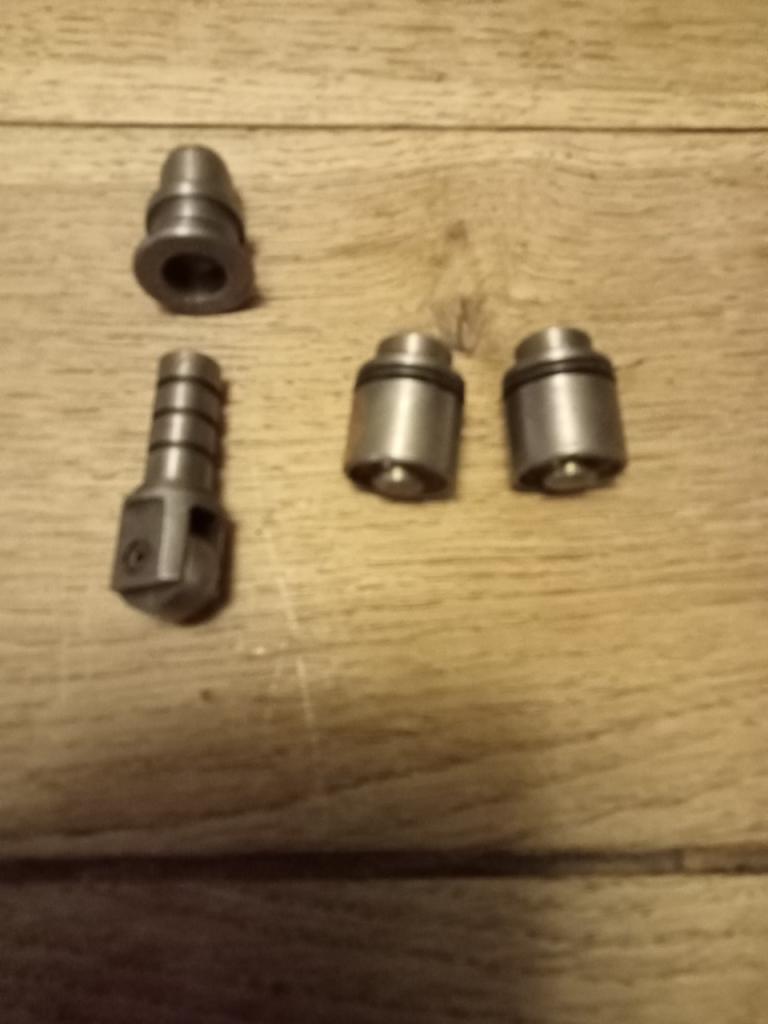 Lot de pièces MG MGB LesAnciennes.com