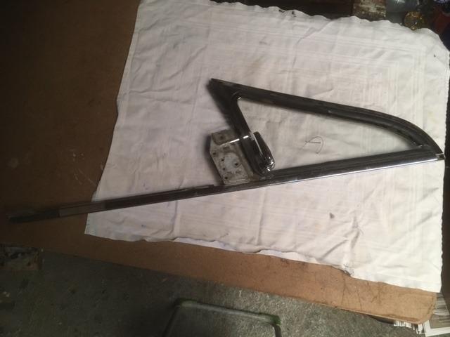 Deflecteur complet AVD VOLVO P1800 LesAnciennes.com