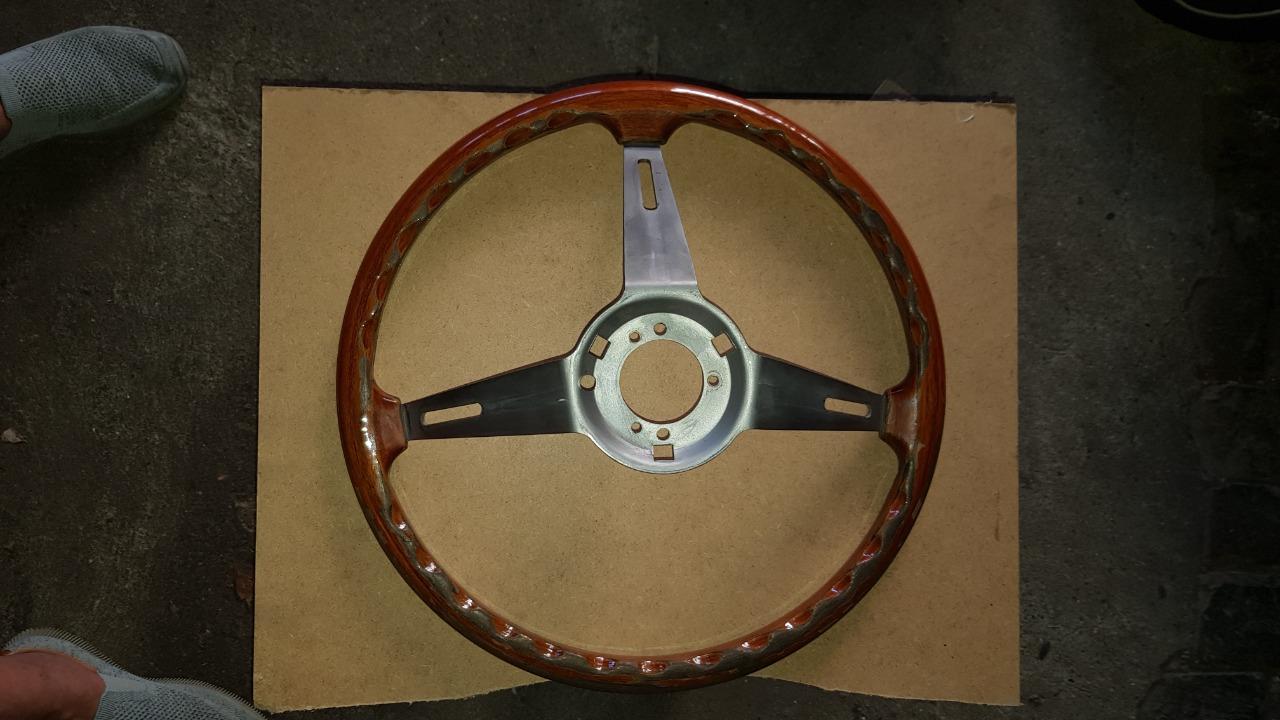 Volant ALFA ROMEO Spider LesAnciennes.com