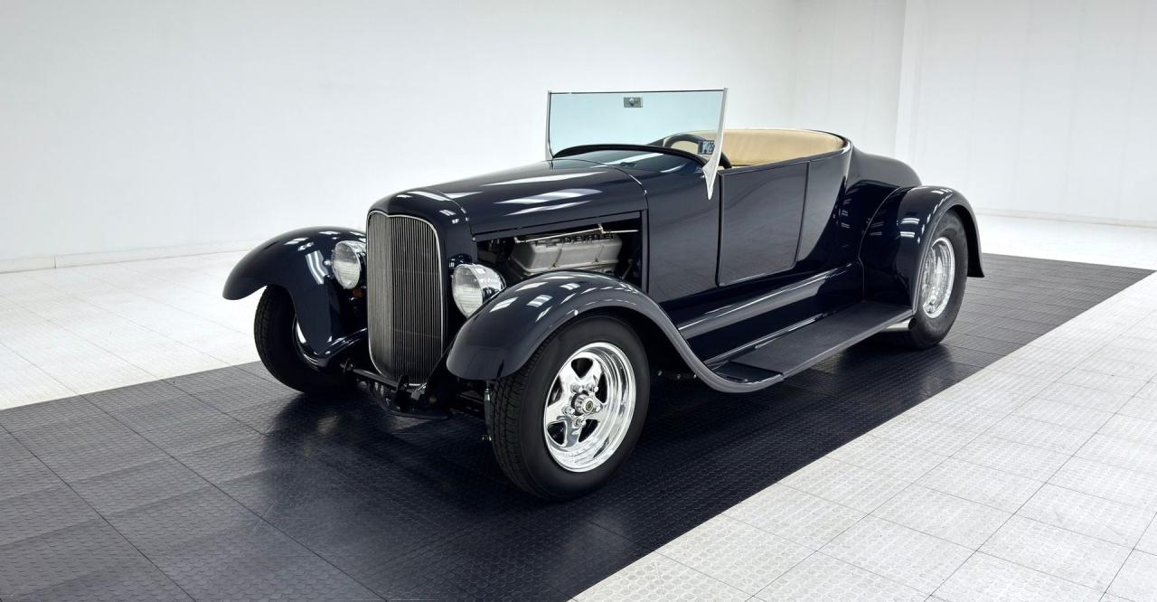 1927 Ford Model T Roadster LesAnciennes.com