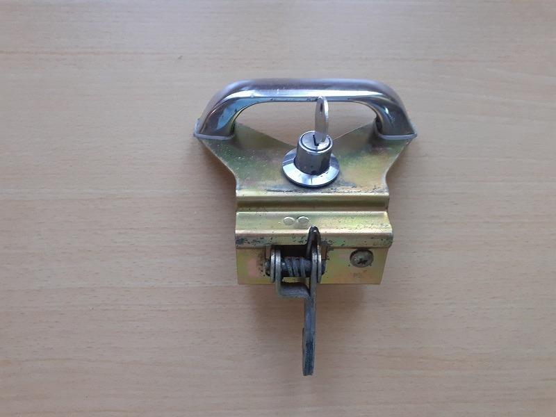 Poignée PEUGEOT 304 Break LesAnciennes.com