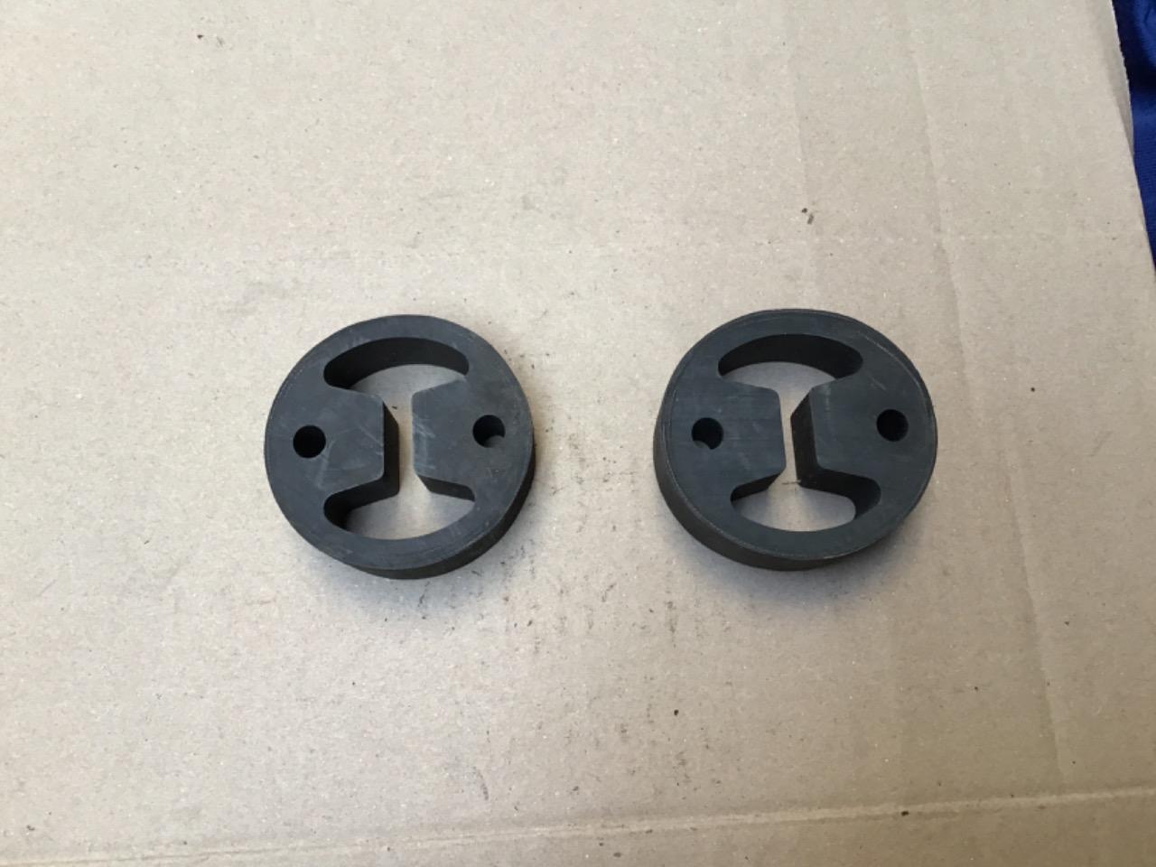 SUPPORTS ÉCHAPPEMENT RENAULT FUEGO R18 LesAnciennes.com