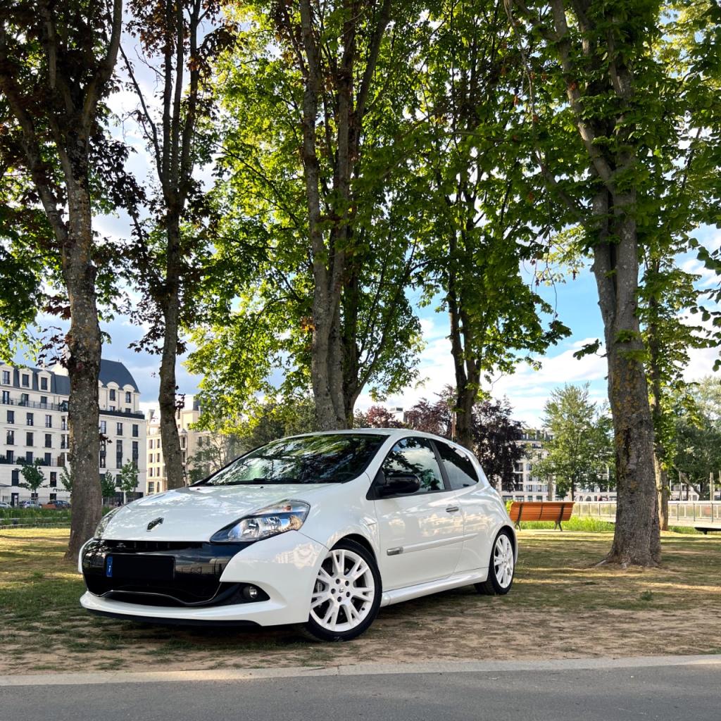 RENAULT Clio CLIO 3 RS CUP 2009 LesAnciennes.com