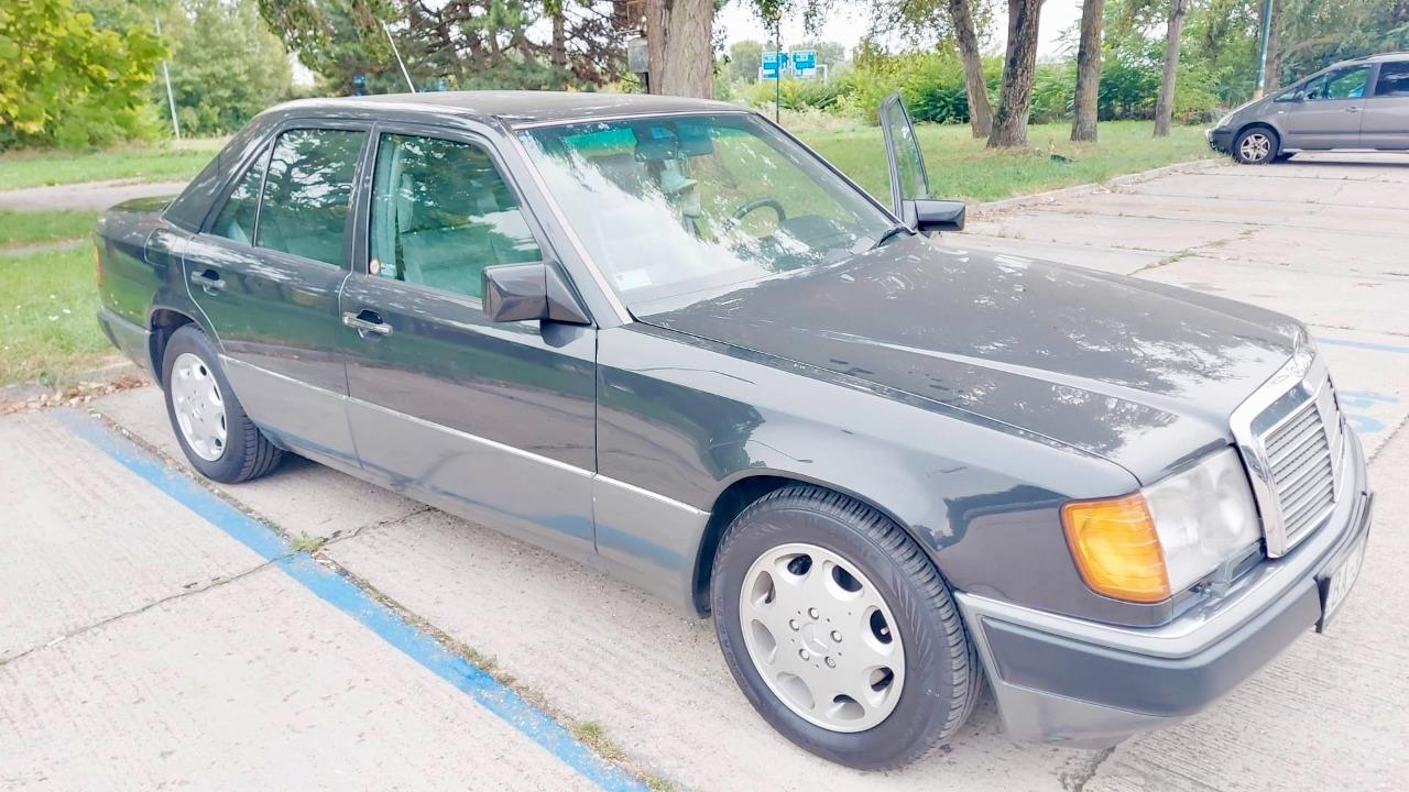 MERCEDES 300 E 24 - 1990 LesAnciennes.com