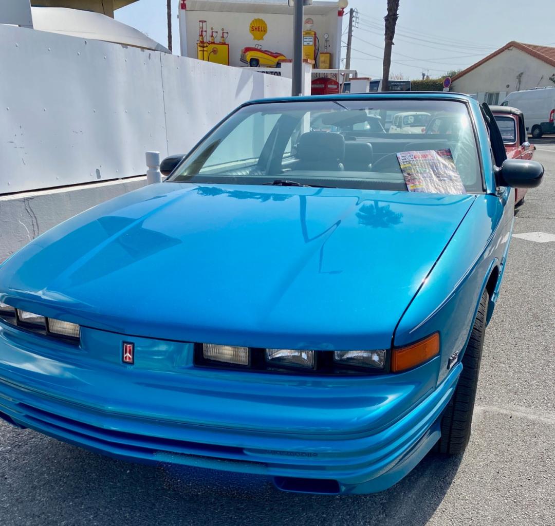 OLDSMOBILE Cutlass supreme - 1993 LesAnciennes.com