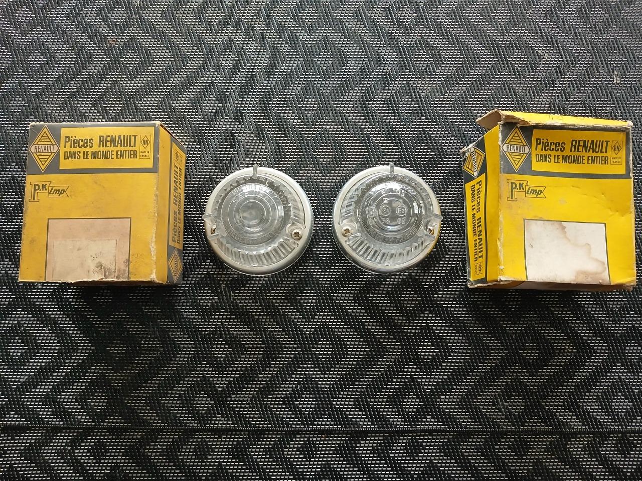 Cabochons de clignotants RENAULT 4 (R4) chromés LesAnciennes.com