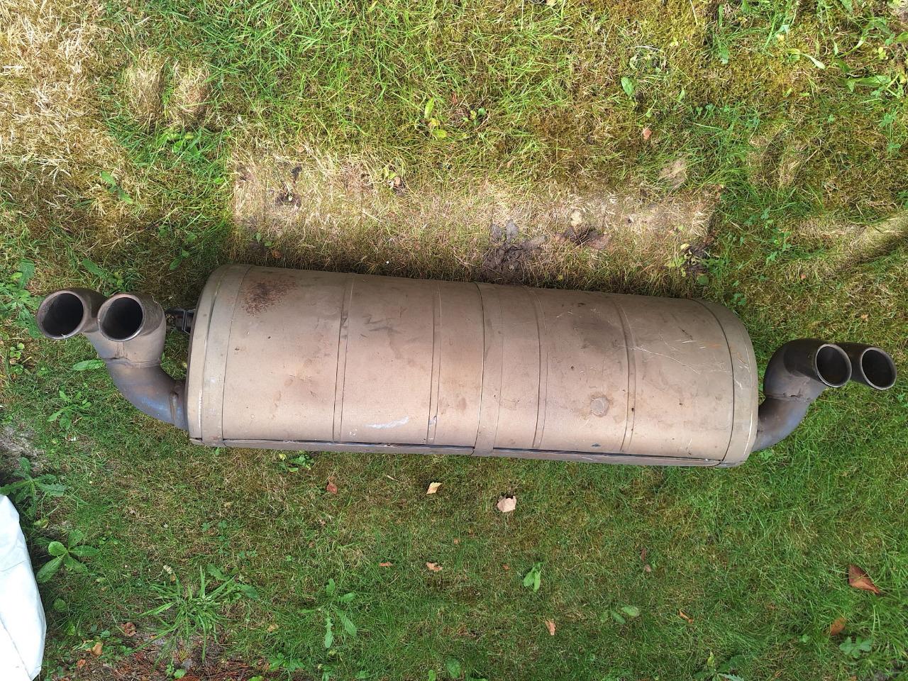 Silencieux d'échappement FERRARI Mondial T LesAnciennes.com