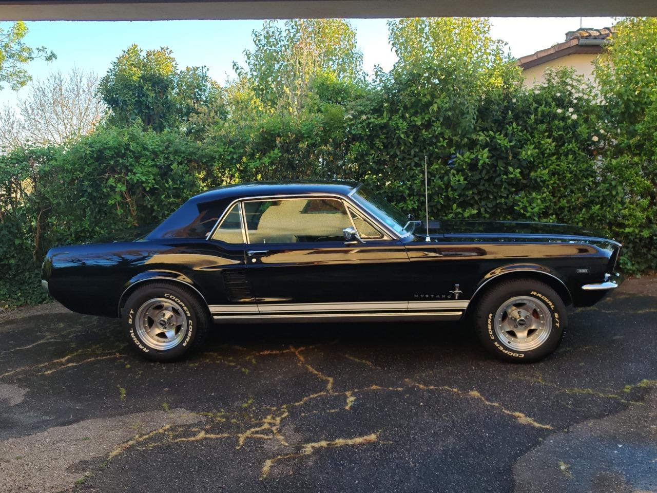 FORD Mustang 390 ci - 1967 LesAnciennes.com