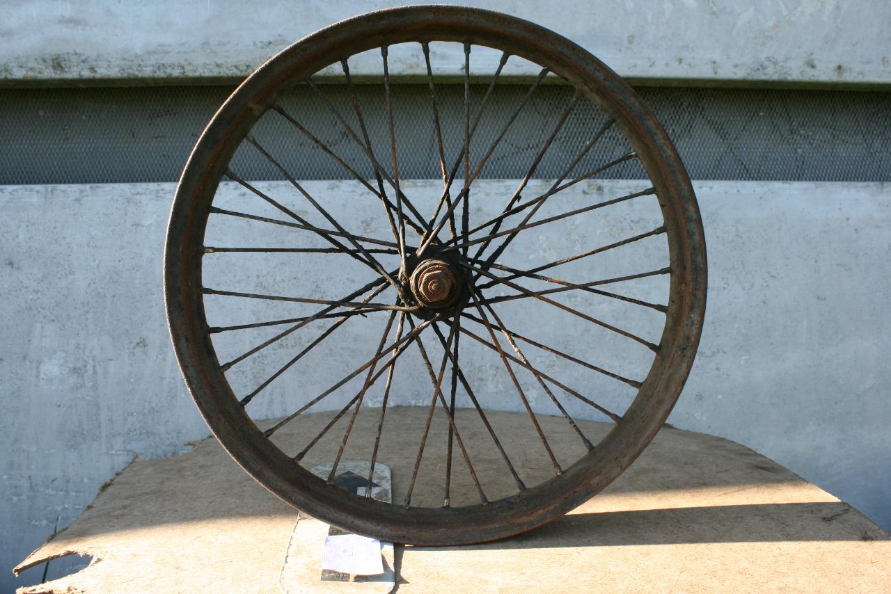 ROUE MOTOS ANCIENNE Norton Peugeot terrot FN LesAnciennes.com