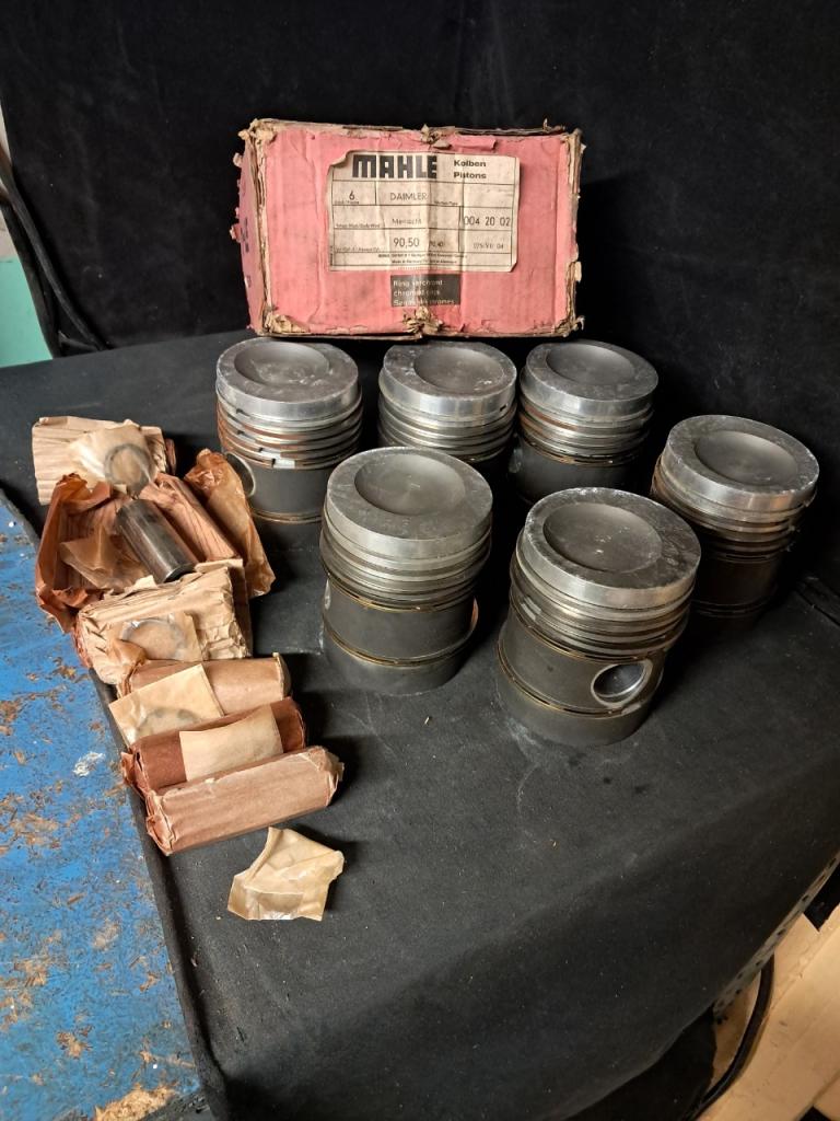 Pistons DAIMLER Divers LesAnciennes.com