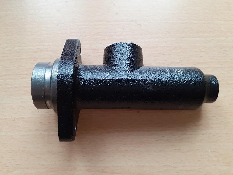 Maître cylindre PEUGEOT 404 Pick-up LesAnciennes.com