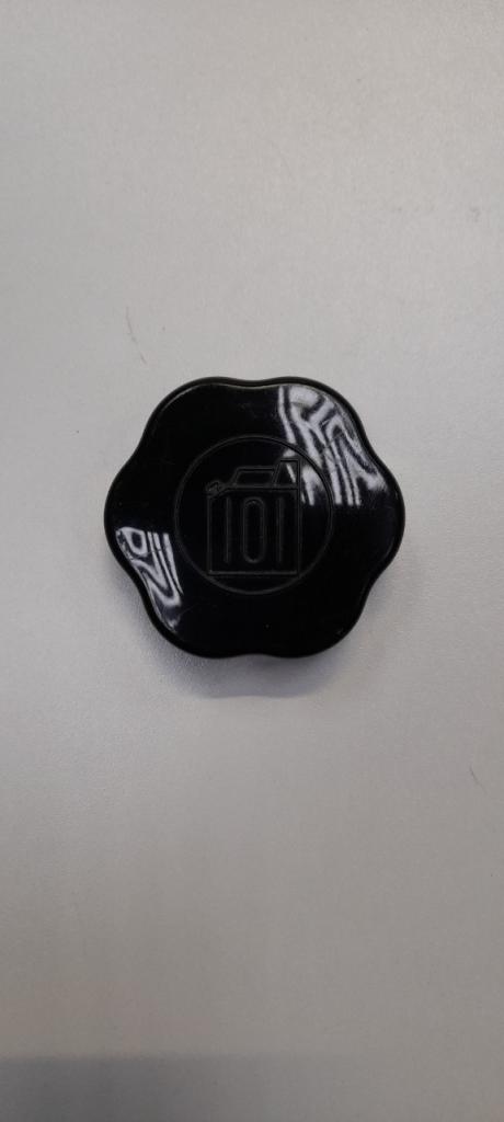 Bouchon de réservoir ventilé pour Renault 4 LesAnciennes.com