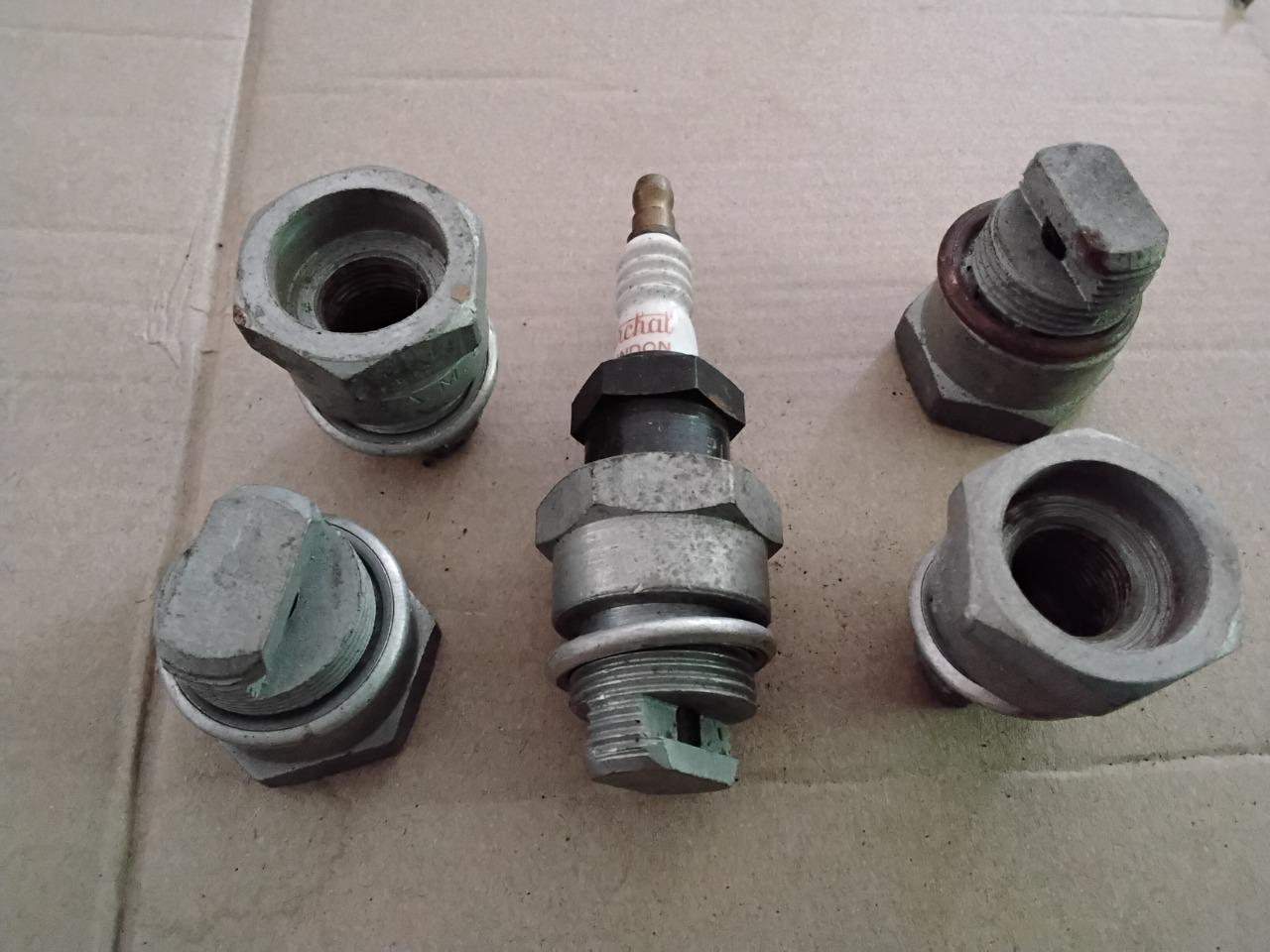 Culot reduction bougie22 a 14 mm LesAnciennes.com