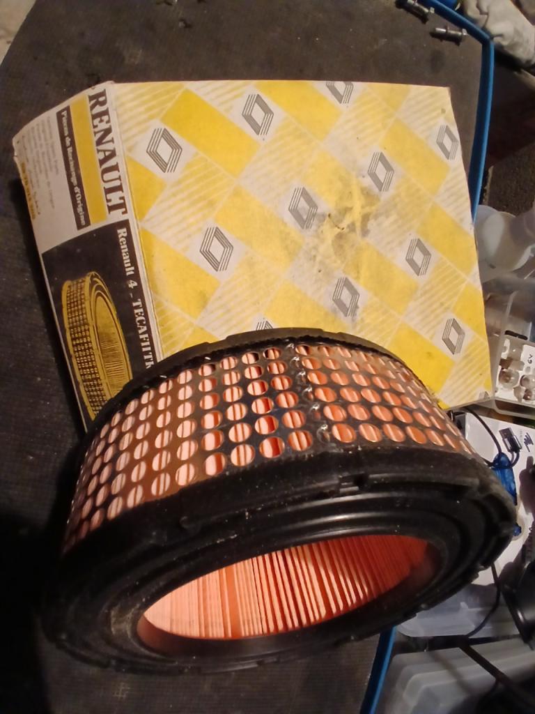 RENAULT 4 (R4) filtre à air LesAnciennes.com